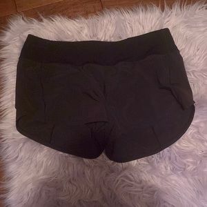 Lulemon speed up shorts size 6 and 4 inches long low rise shorts